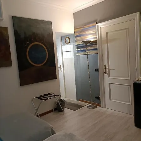Spanish Steps Bedroom Guest house