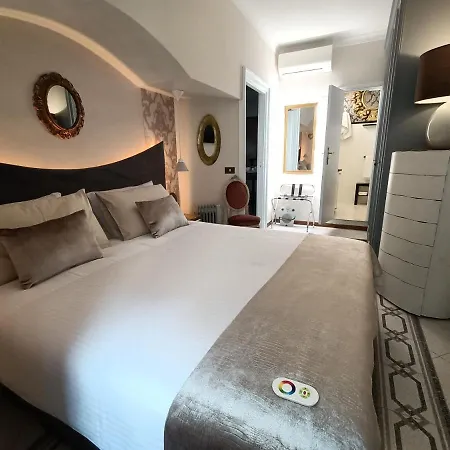 Spanish Steps Bedroom Rome
